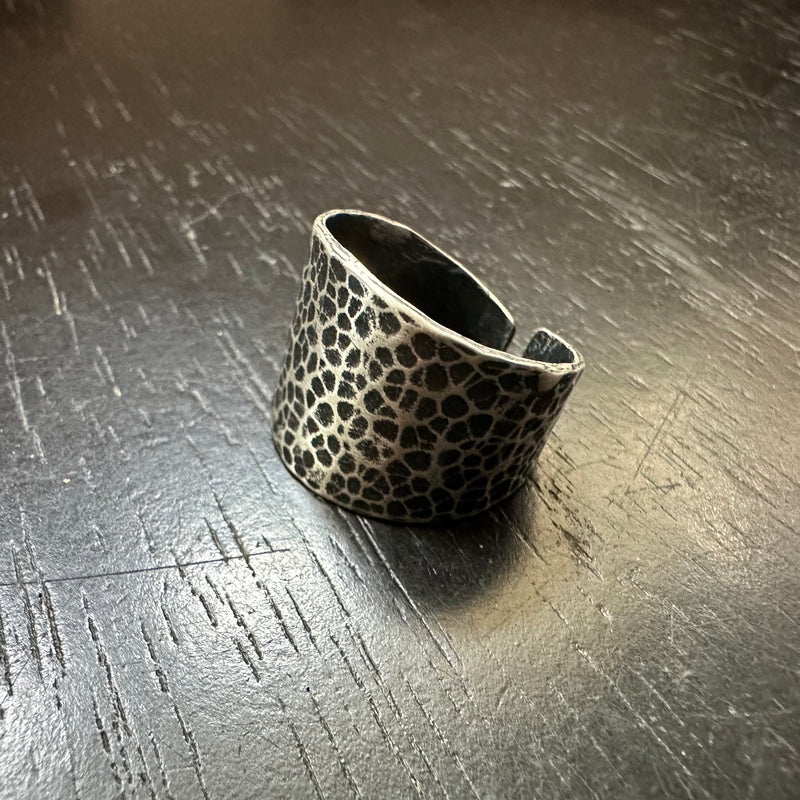 HAMMERED OXIDIZED STERLING SILVER SOLID CUFF RING