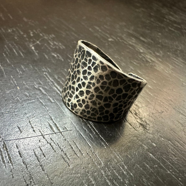 HAMMERED OXIDIZED STERLING SILVER SOLID CUFF RING