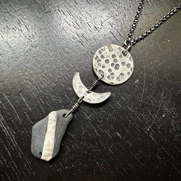 VERMONT ROCKS! NEW #4 "WISHING STONE" WITH SMALL SILVER MOONS NECKLACE, OOAK #4