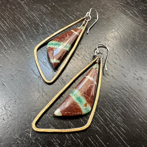 BRAND NEW! Beautiful Medium Chrysoprase Stones in Hammered Brass Hoops #22