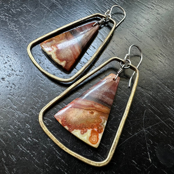 Crazy Lace Agates in Medium Brass Contoured Trapezoidals #3