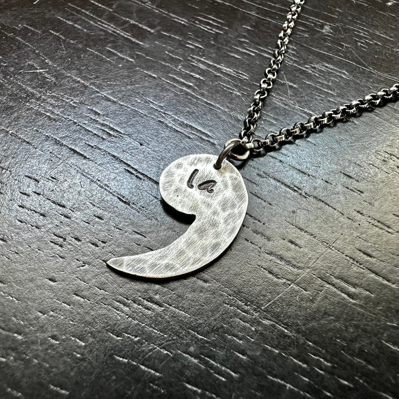 Kamala (Comma la) Pendant