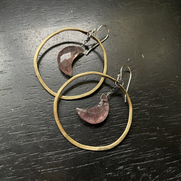 INCREDIBLE FACETED STRAWBERRY QUARTZ CRESCENT MOONS in MEDIUM BRASS Hoops