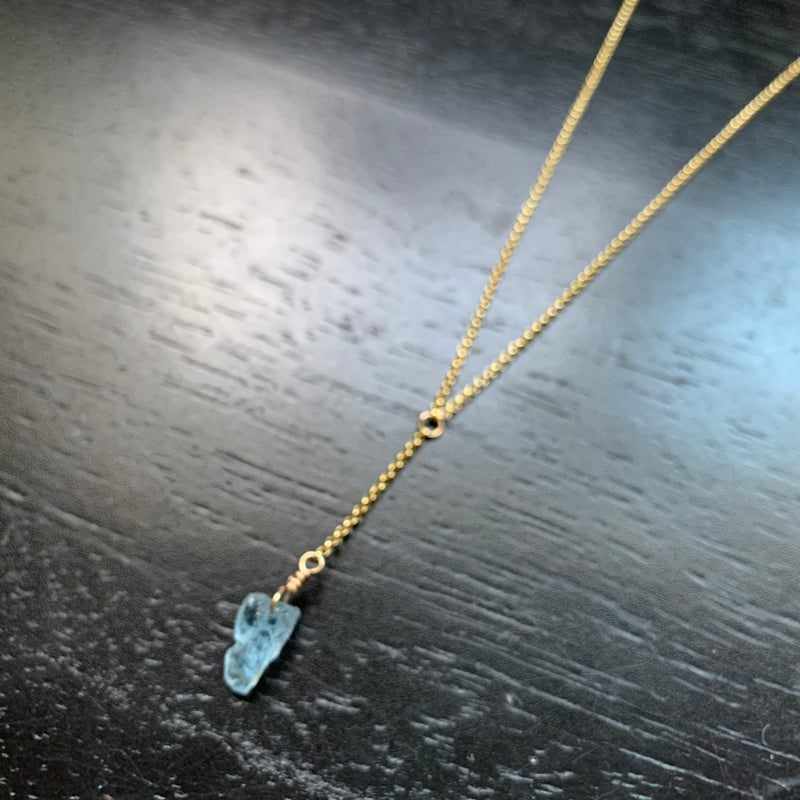 Raw Aquamarine Y Necklace